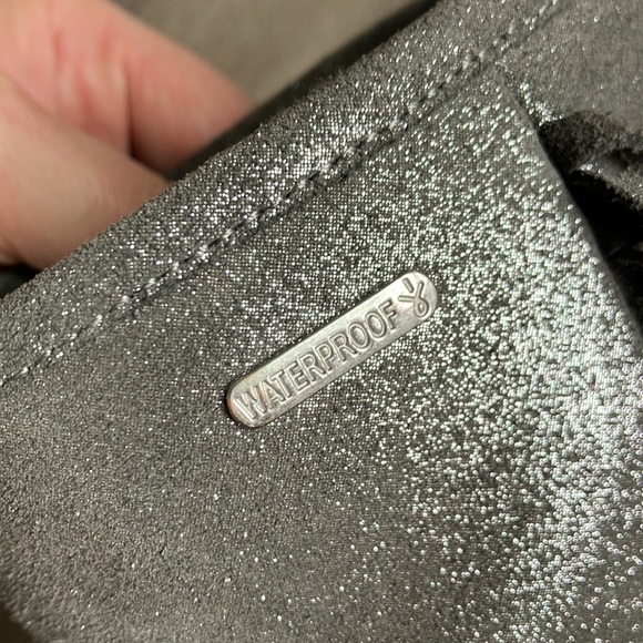 EMU - Picture 6 of 17